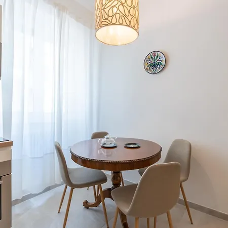 Luxury - Colosseo 10 Min Apartment *