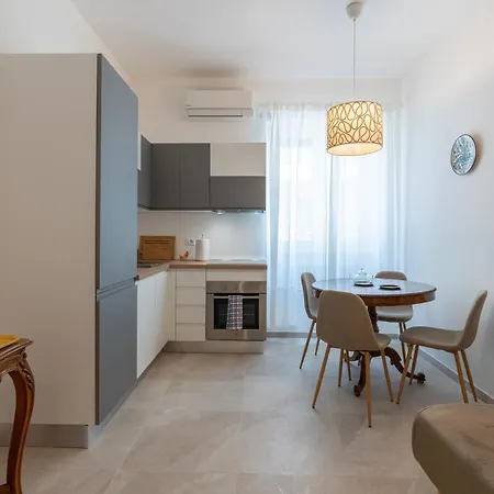 Luxury - Colosseo 10 Min Apartment Rome